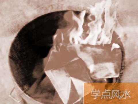 风俗习惯上坟拿多纸合适呢？